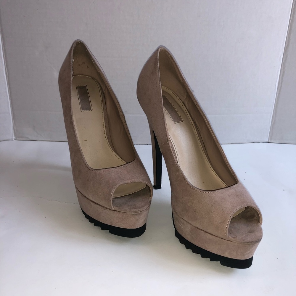 30. Forever 21 Platform Stiletto 6in heels Size 7.5